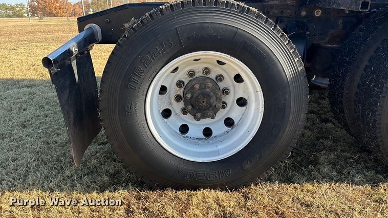 image for item EF6188 2015 Freightliner Cascadia 125 semi truck