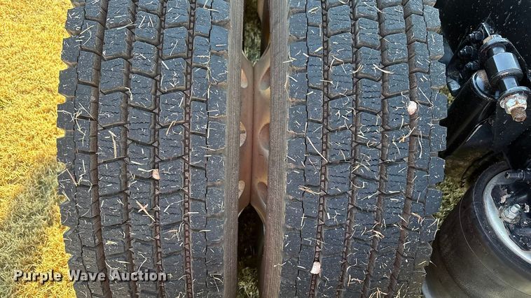 image for item EF6188 2015 Freightliner Cascadia 125 semi truck