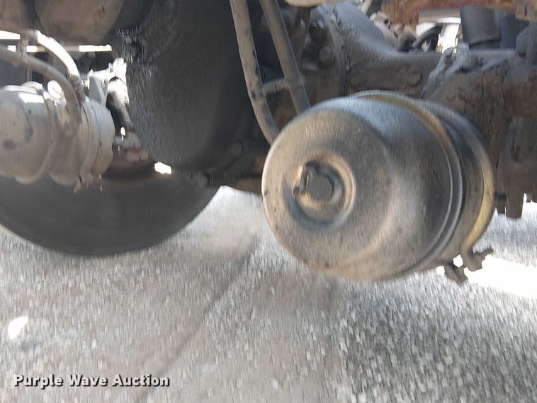 image for item EG1679 2009 Peterbilt 384 semi truck