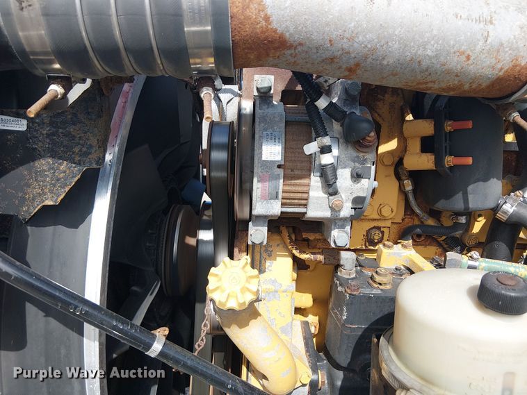 image for item EG1679 2009 Peterbilt 384 semi truck