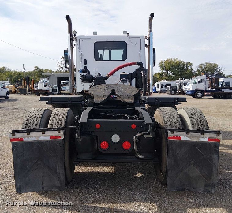 image for item EG1680 2018 Freightliner SD122 semi truck