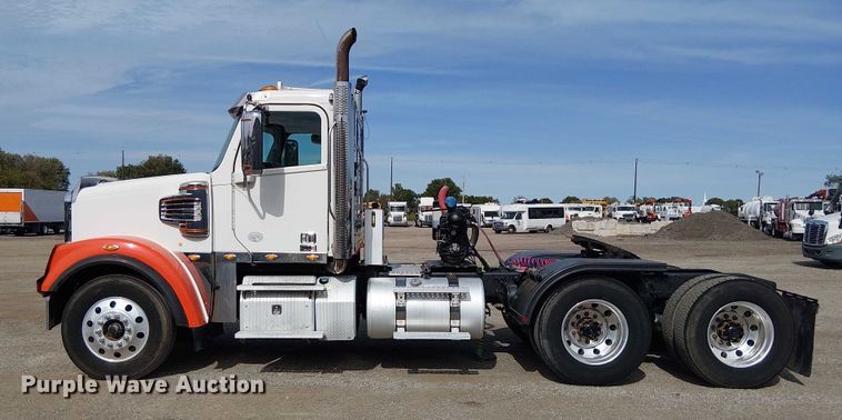 image for item EG1680 2018 Freightliner SD122 semi truck