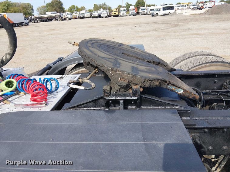 image for item EG1680 2018 Freightliner SD122 semi truck