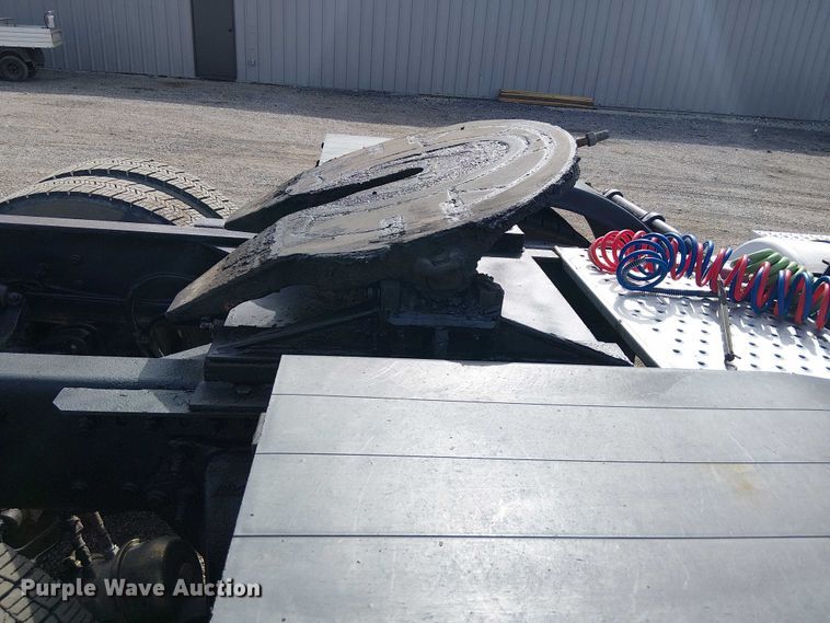 image for item EG1680 2018 Freightliner SD122 semi truck