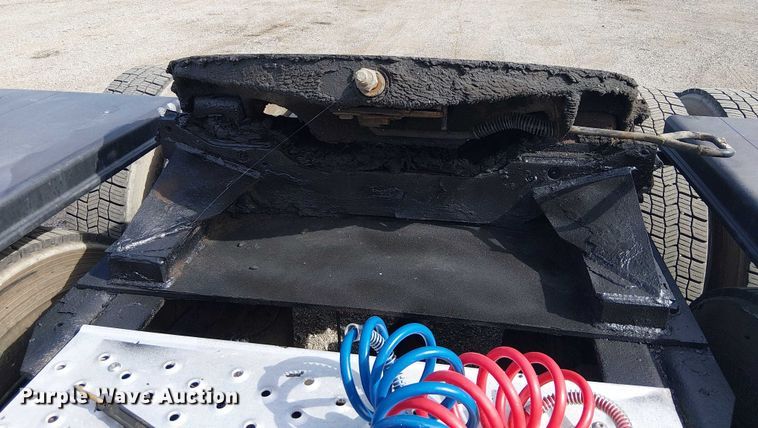 image for item EG1680 2018 Freightliner SD122 semi truck