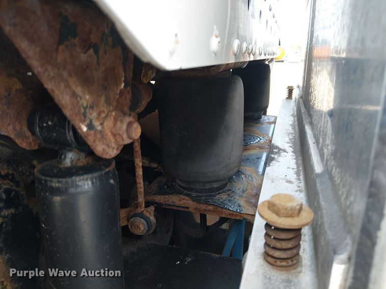 image for item EG1680 2018 Freightliner SD122 semi truck