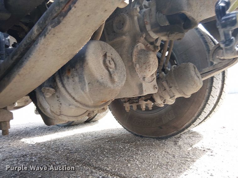 image for item EG1680 2018 Freightliner SD122 semi truck