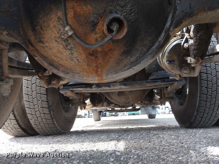 image for item EG1680 2018 Freightliner SD122 semi truck