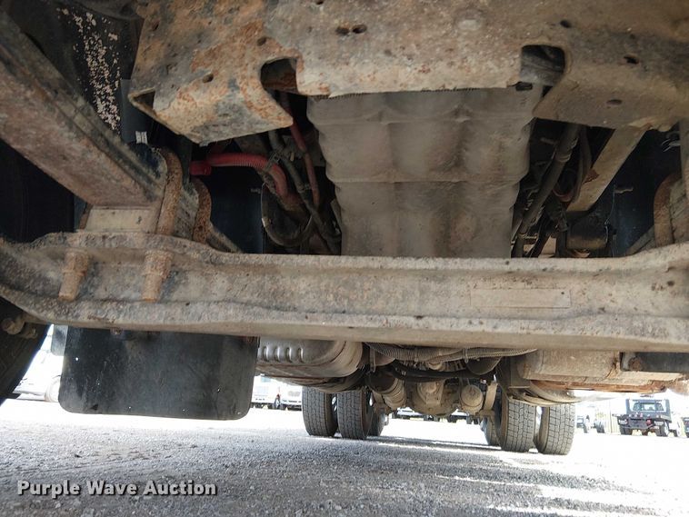 image for item EG1680 2018 Freightliner SD122 semi truck