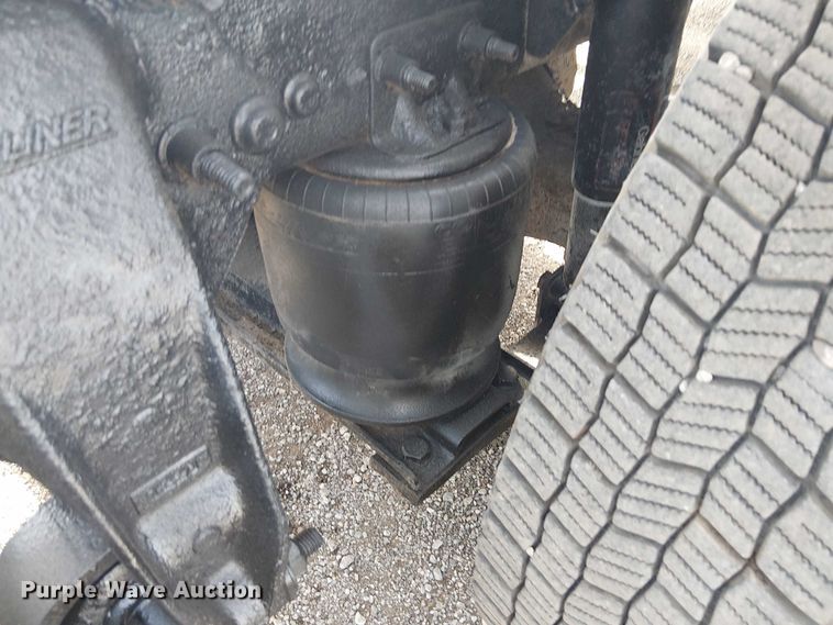 image for item EG1680 2018 Freightliner SD122 semi truck