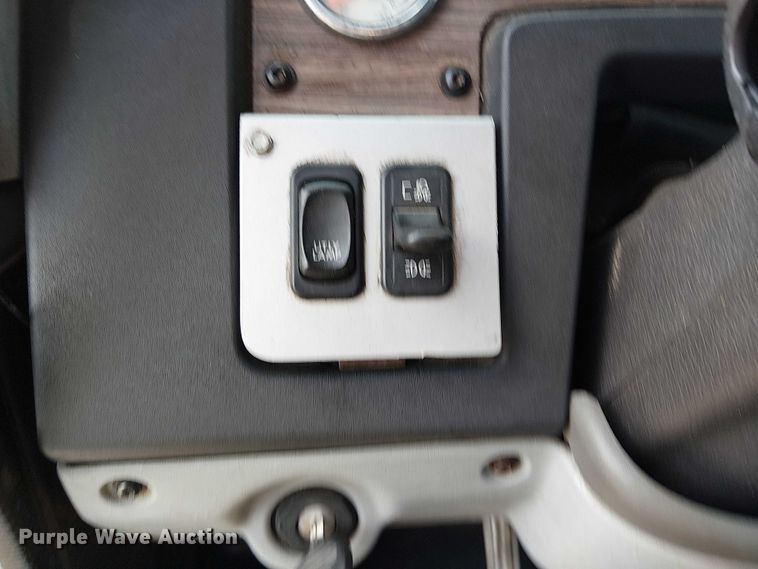 image for item EG1680 2018 Freightliner SD122 semi truck