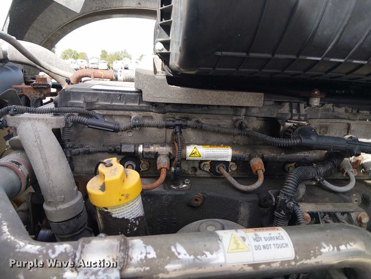 image for item EG1680 2018 Freightliner SD122 semi truck