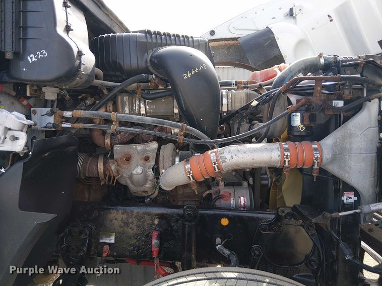 image for item EG1680 2018 Freightliner SD122 semi truck