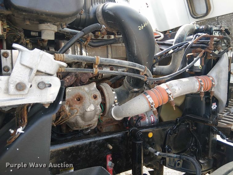 image for item EG1680 2018 Freightliner SD122 semi truck