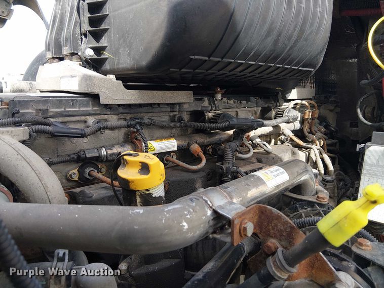 image for item EG1680 2018 Freightliner SD122 semi truck