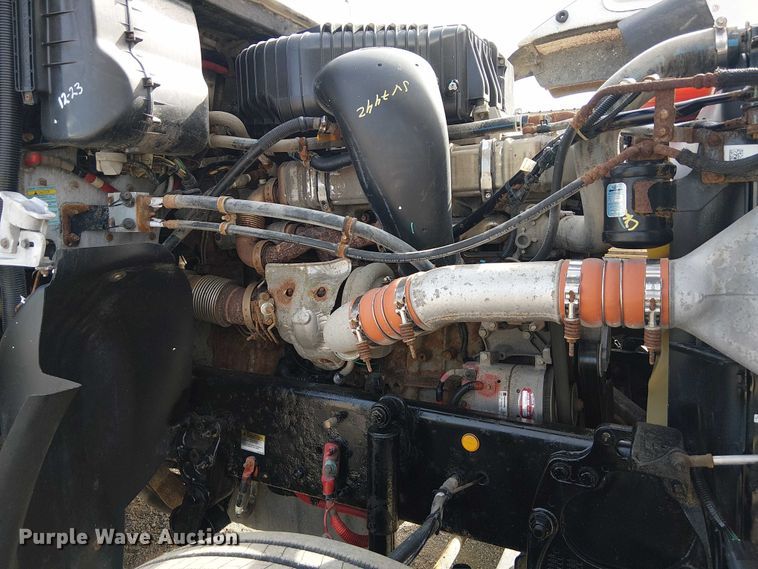 image for item EG1680 2018 Freightliner SD122 semi truck