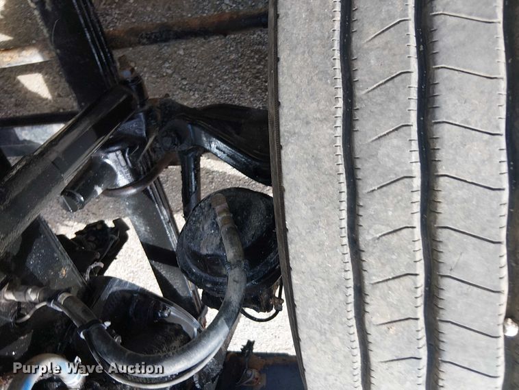 image for item EG1680 2018 Freightliner SD122 semi truck