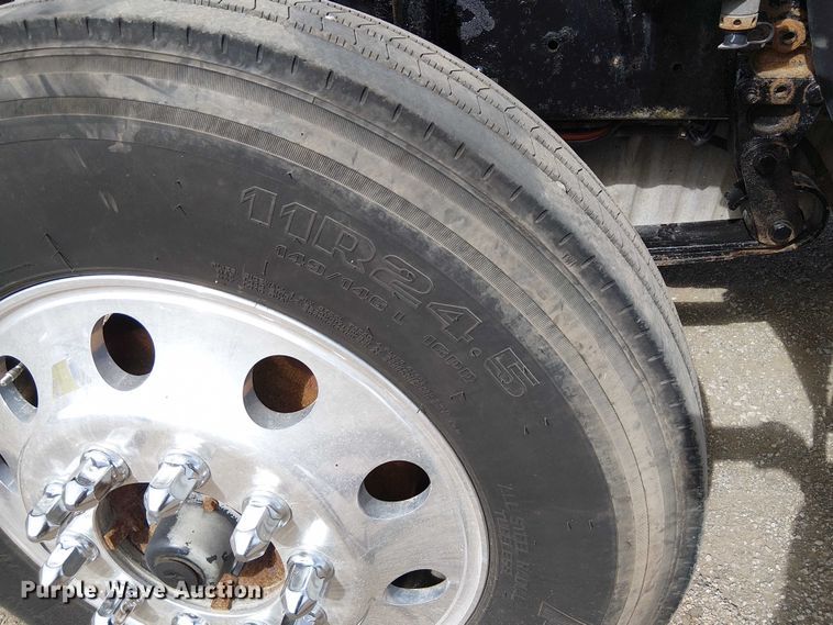 image for item EG1680 2018 Freightliner SD122 semi truck