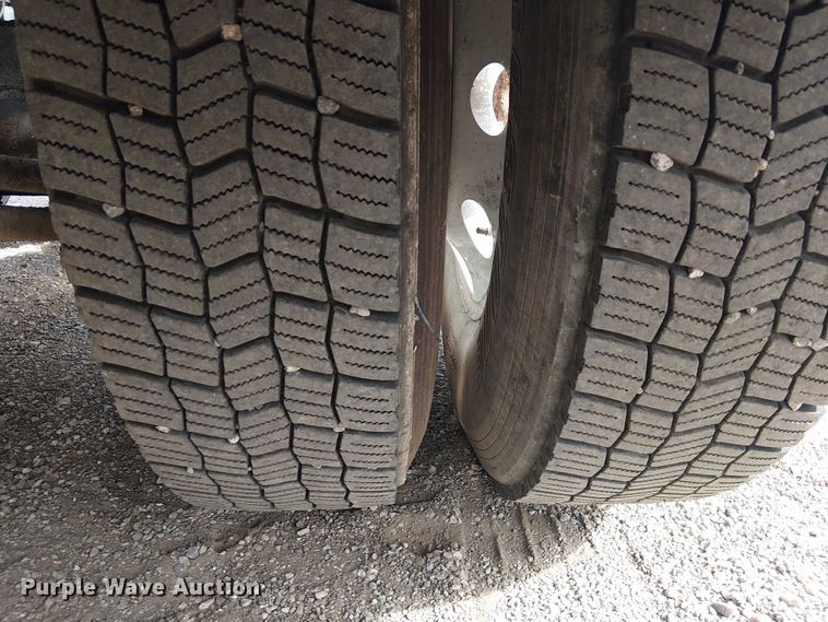 image for item EG1680 2018 Freightliner SD122 semi truck