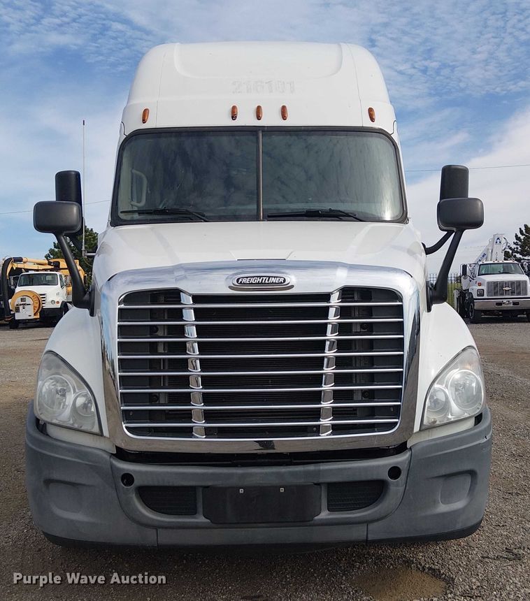 CAMIóN CAMAROTE 2016 FREIGHTLINER