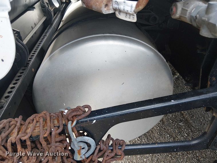 image for item EG1681 2016 Freightliner Cascadia semi truck