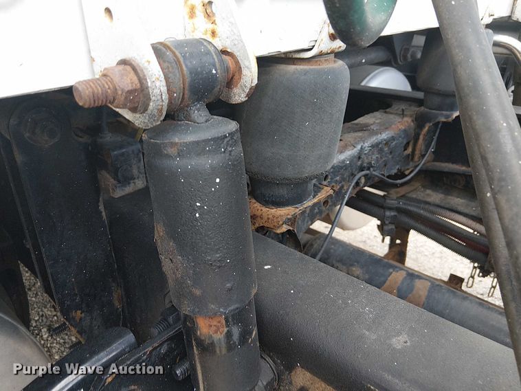 image for item EG1681 2016 Freightliner Cascadia semi truck