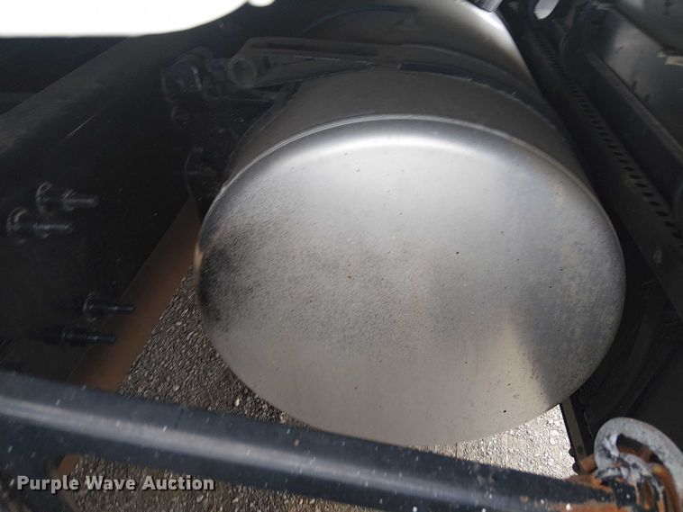 image for item EG1681 2016 Freightliner Cascadia semi truck