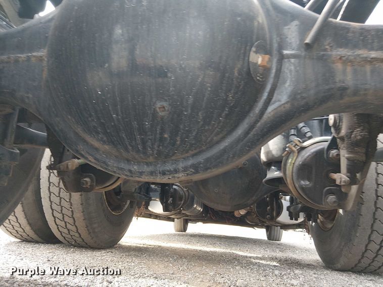 image for item EG1681 2016 Freightliner Cascadia semi truck