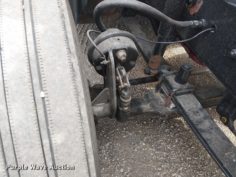 image for item EG1681 2016 Freightliner Cascadia semi truck