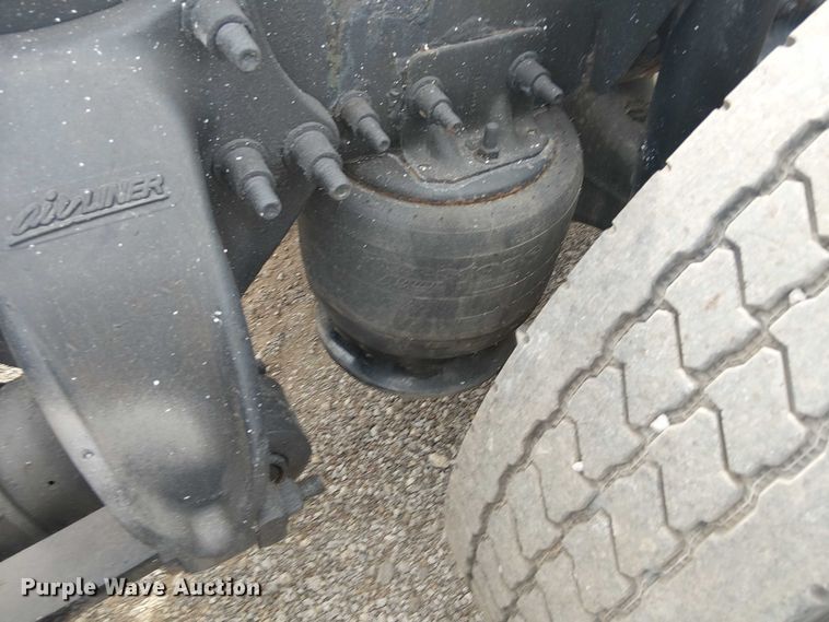 image for item EG1681 2016 Freightliner Cascadia semi truck