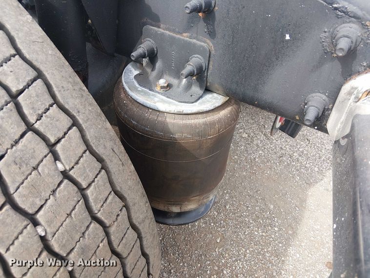 image for item EG1681 2016 Freightliner Cascadia semi truck