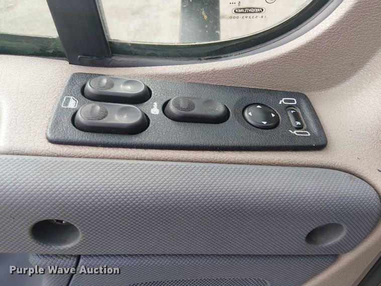 image for item EG1681 2016 Freightliner Cascadia semi truck