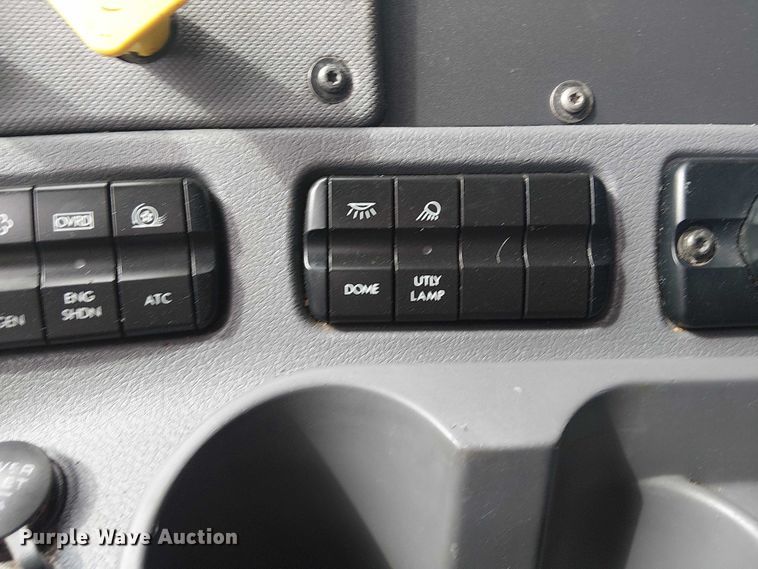 image for item EG1681 2016 Freightliner Cascadia semi truck