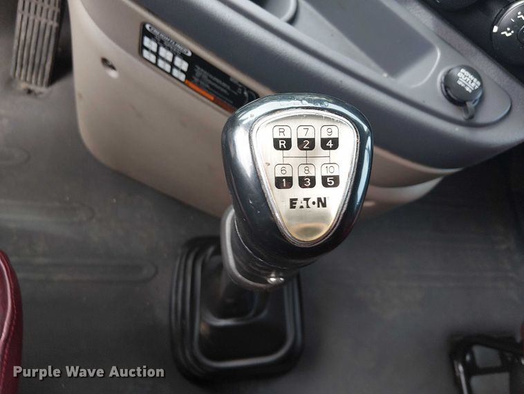 image for item EG1681 2016 Freightliner Cascadia semi truck