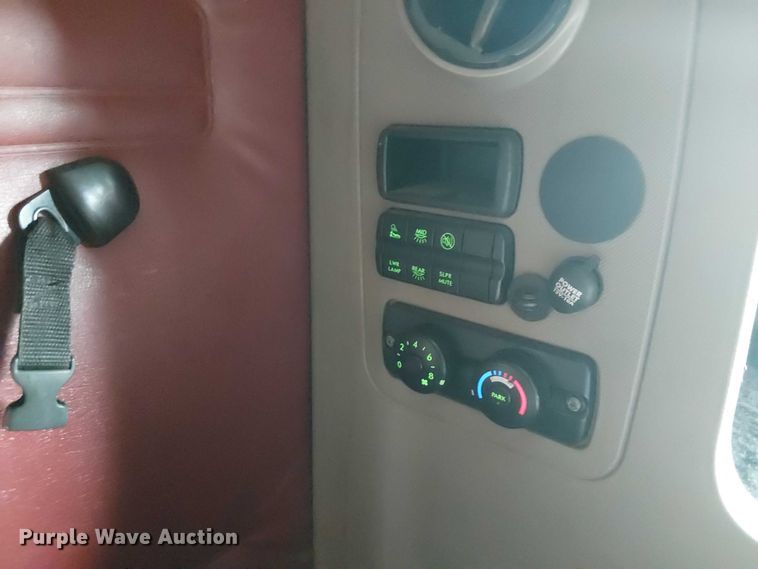 image for item EG1681 2016 Freightliner Cascadia semi truck