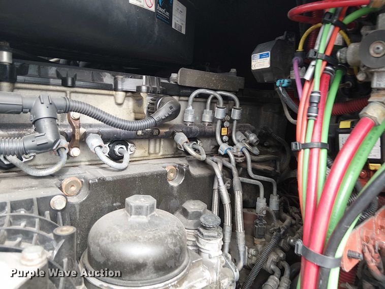 image for item EG1681 2016 Freightliner Cascadia semi truck