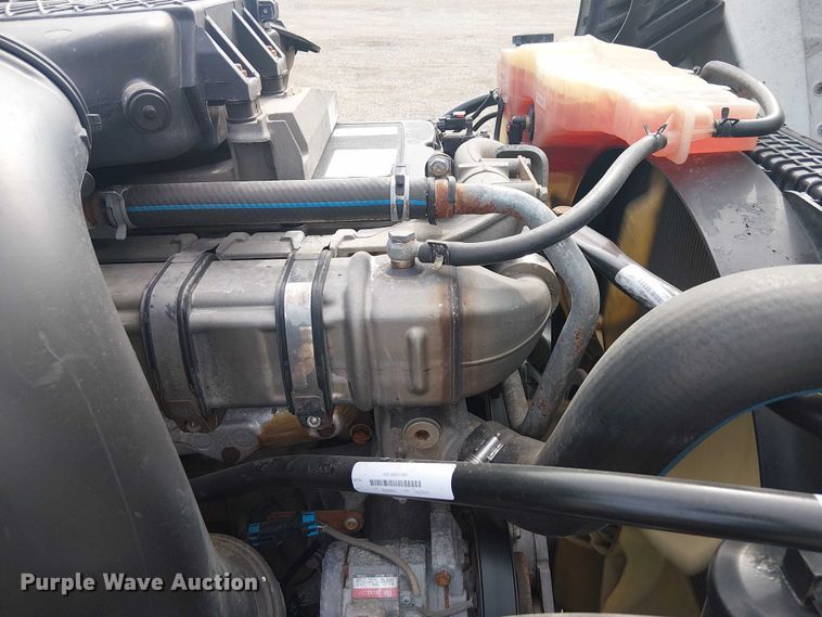 image for item EG1681 2016 Freightliner Cascadia semi truck