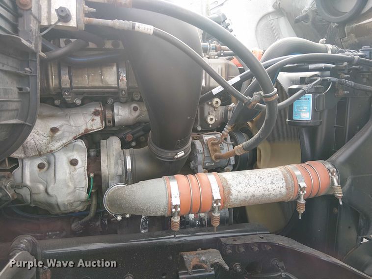 image for item EG1681 2016 Freightliner Cascadia semi truck