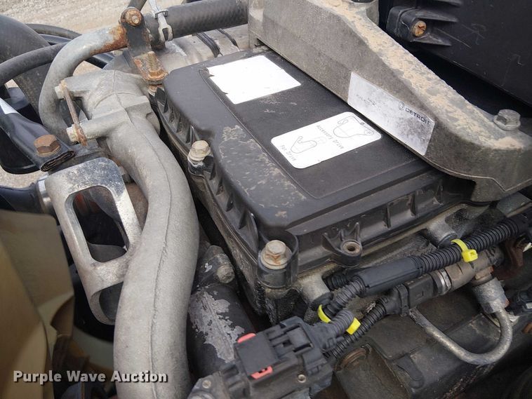 image for item EG1681 2016 Freightliner Cascadia semi truck