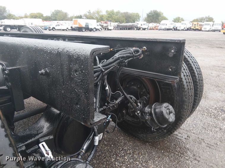 image for item EG1686 2009 Kenworth T800 truck cab and chassis