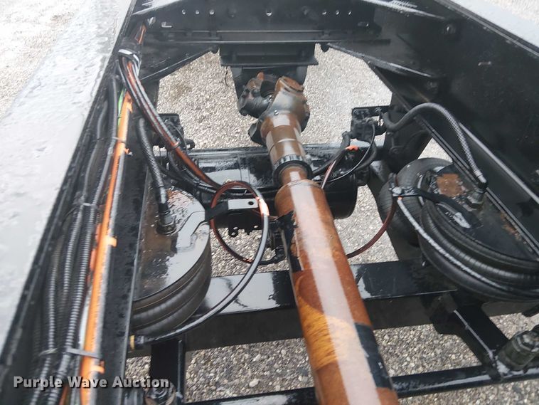 image for item EG1686 2009 Kenworth T800 truck cab and chassis