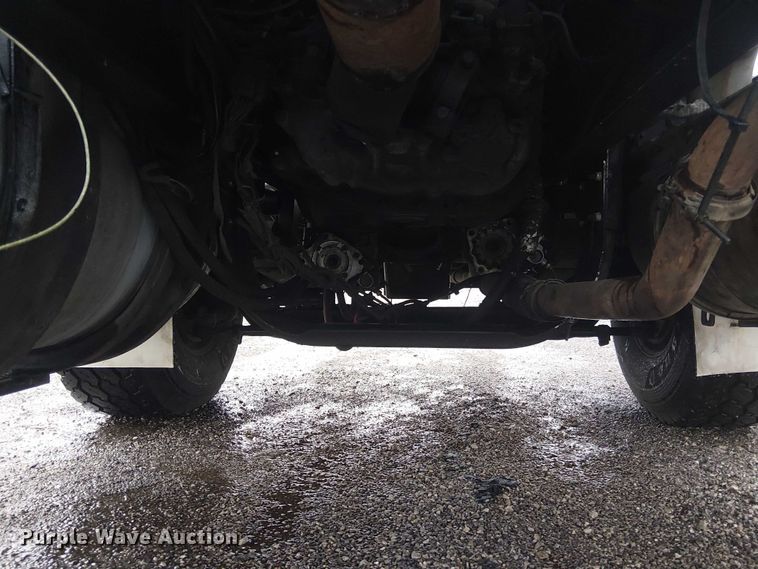 image for item EG1686 2009 Kenworth T800 truck cab and chassis