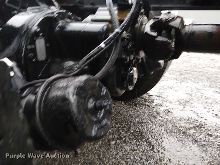 image for item EG1686 2009 Kenworth T800 truck cab and chassis