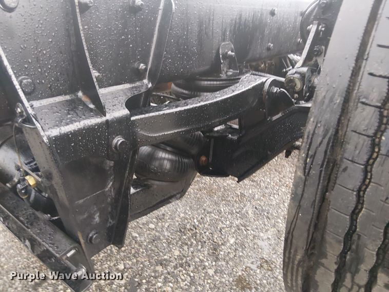 image for item EG1686 2009 Kenworth T800 truck cab and chassis