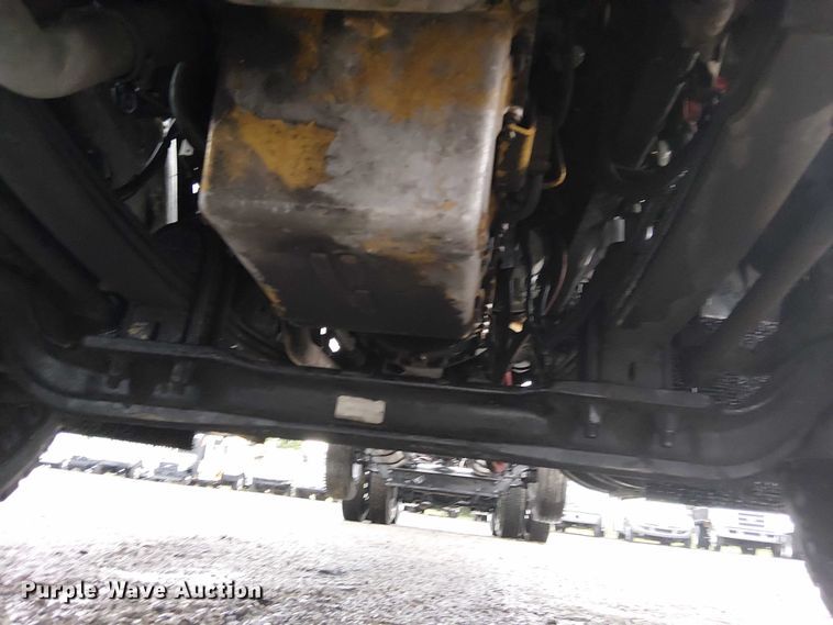 image for item EG1686 2009 Kenworth T800 truck cab and chassis