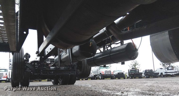 image for item EG1686 2009 Kenworth T800 truck cab and chassis