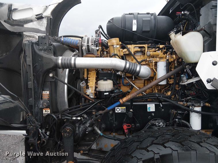 image for item EG1686 2009 Kenworth T800 truck cab and chassis