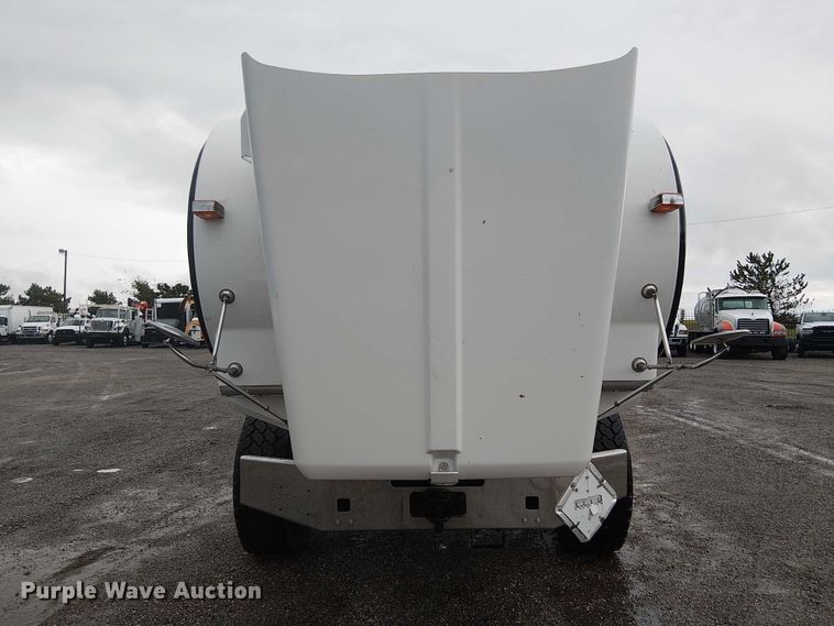 image for item EG1686 2009 Kenworth T800 truck cab and chassis