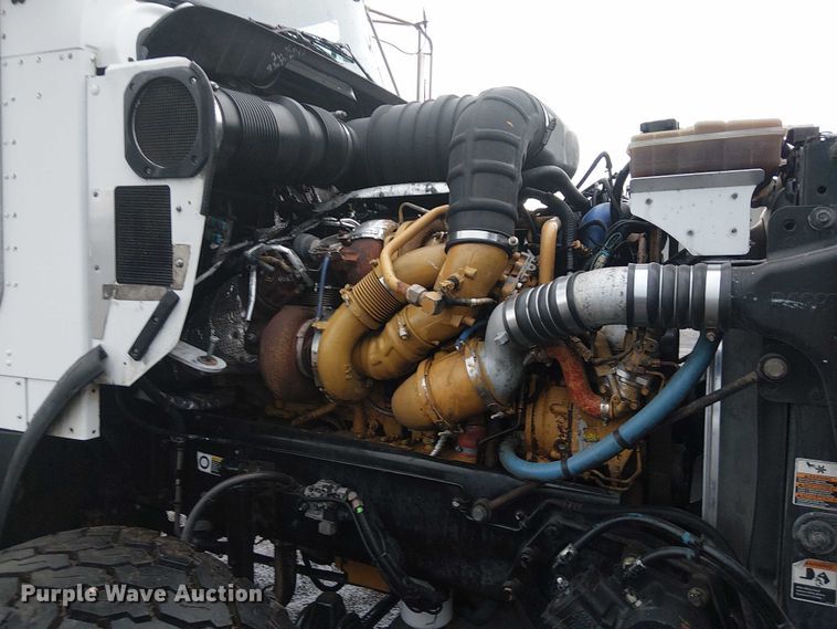 image for item EG1686 2009 Kenworth T800 truck cab and chassis