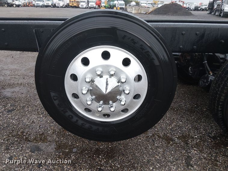 image for item EG1686 2009 Kenworth T800 truck cab and chassis